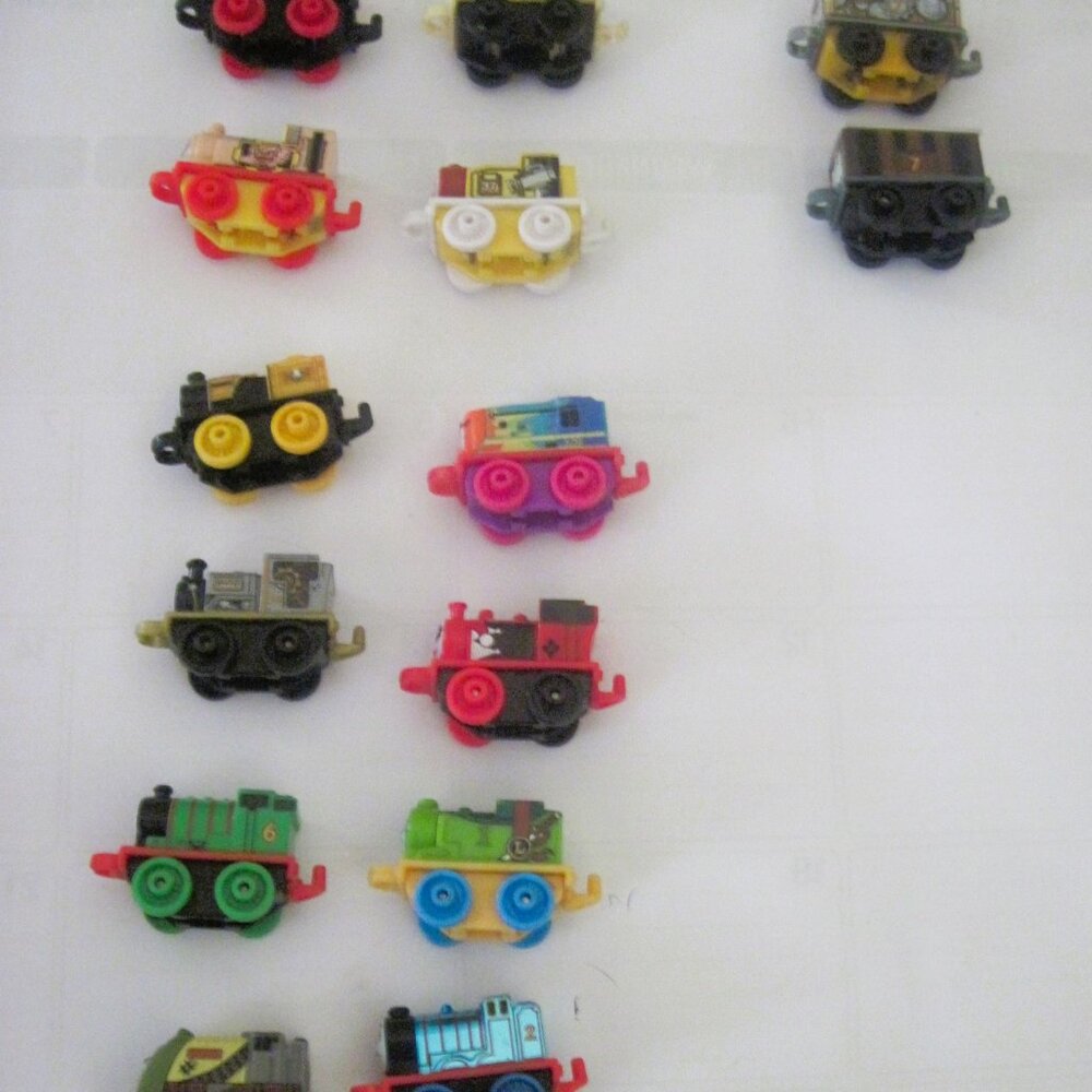 THOMAS THE TRAIN-Yrs. 09/13/19-Lot Of 31 Pcs.Assd.Sizes-14 Mini-13Lg.-4 Med.Size - Picture 3 of 12